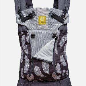 LILLE Baby Feather Print Complete All Seasons Carrier - Gray and Black